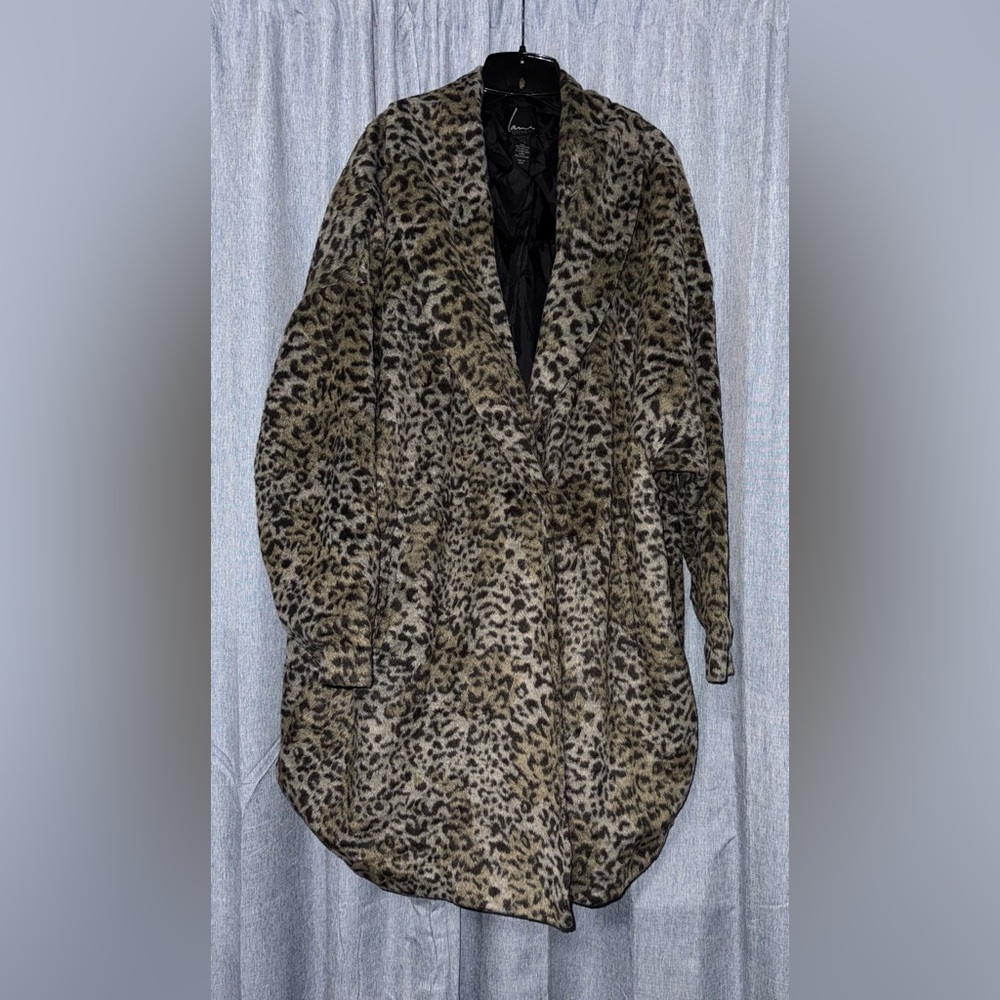 Lane Bryant Gray and Black Leopard Patterned Jacket 26/28
